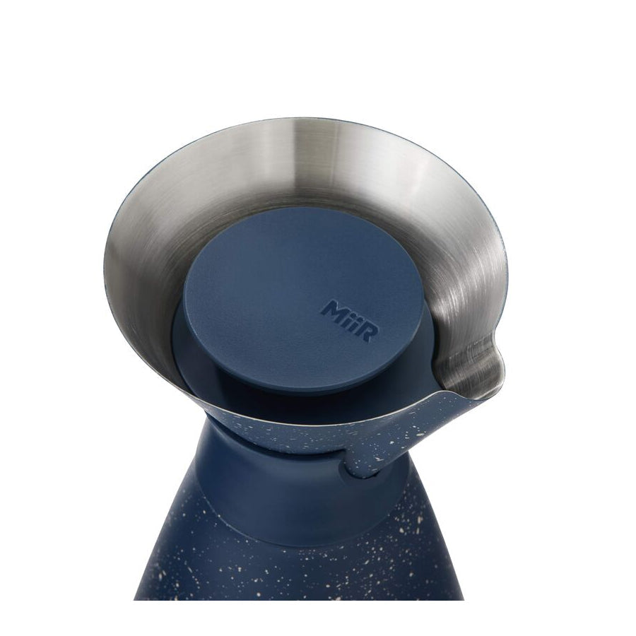 new-standard-carafe-h5 WebPDP-33oz_New_Standard_Carafe_Tidal_Blue_Speckle_Studio__CAR1SVOS225_45_Lid_Off.jpg