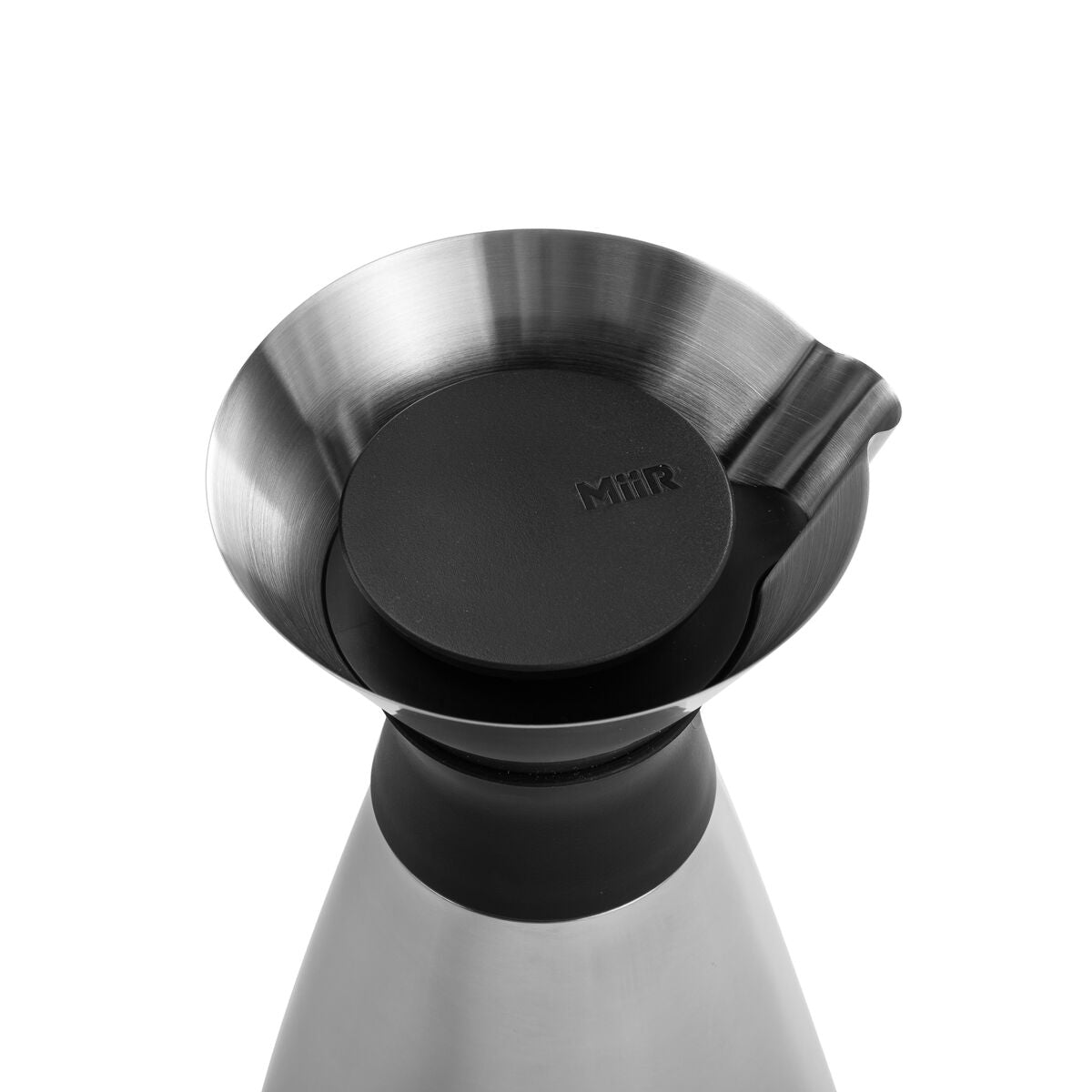 new-standard-carafe-h5 WebPDP-PolishedStainlessCarafe_33oz_SS_StudioX207182024_45degree__CAR1SVOS005.jpg